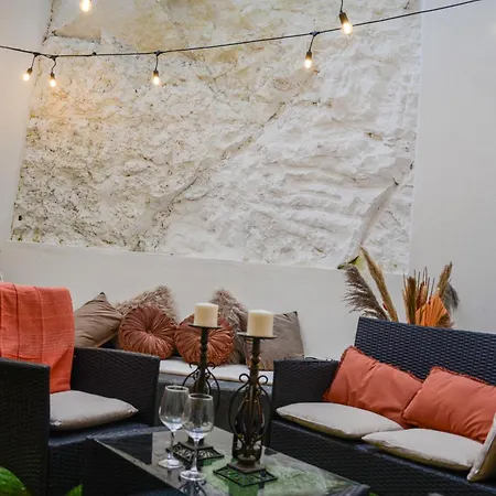 Brand New Flat With A Yard In St Julians Сент Джулианс