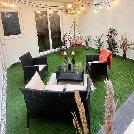 Апартаменты Brand New Flat With A Yard In St Julians *