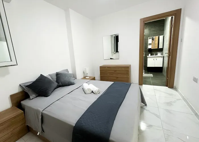 Apartament Brand New Flat With A Yard In St Julians *