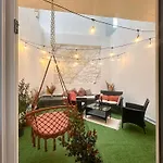 Lägenhet Brand New Flat With A Yard In St Julians *