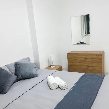 Brand New Flat With A Yard In St Julians Lägenhet *
